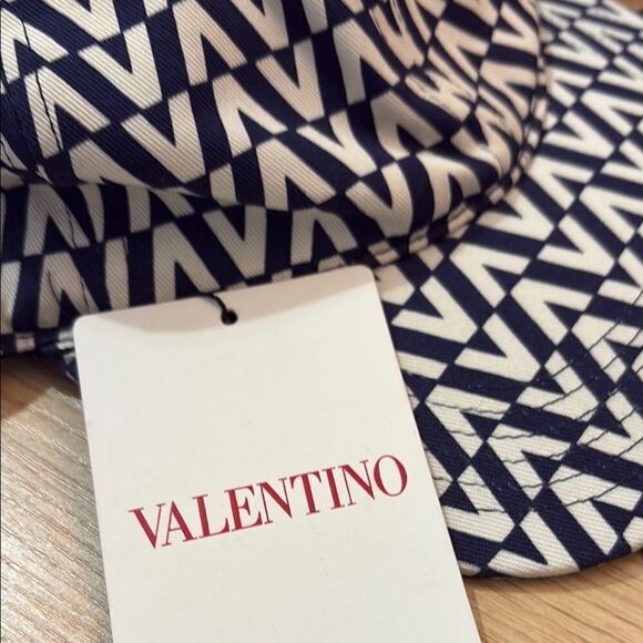 Valentino Garavani & Dust Bag Navy and White Patterned Hat $425 main image 5